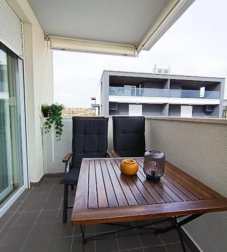 Teal Apartment-free Garage Parking 아파트 *