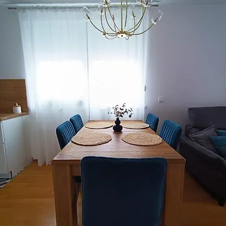 Teal Apartment-free Garage Parking Zadar