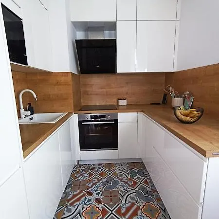 Teal Apartment-free Garage Parking
