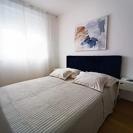 Teal Apartment-free Garage Parking Apartment *