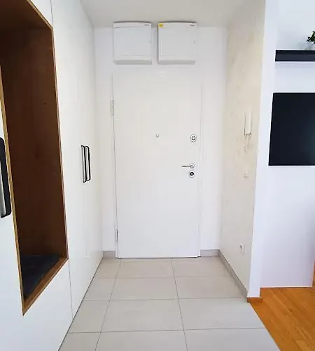 Teal Apartment-free Garage Parking Apartman *